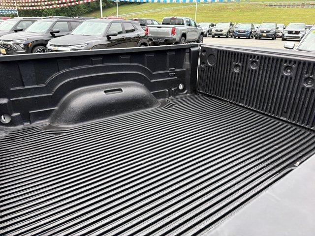 2020 RAM 1500 Classic SLT Crew Cab 4x4 6'4" Box
