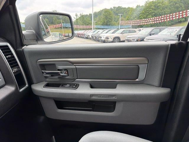2020 RAM 1500 Classic SLT Crew Cab 4x4 6'4" Box