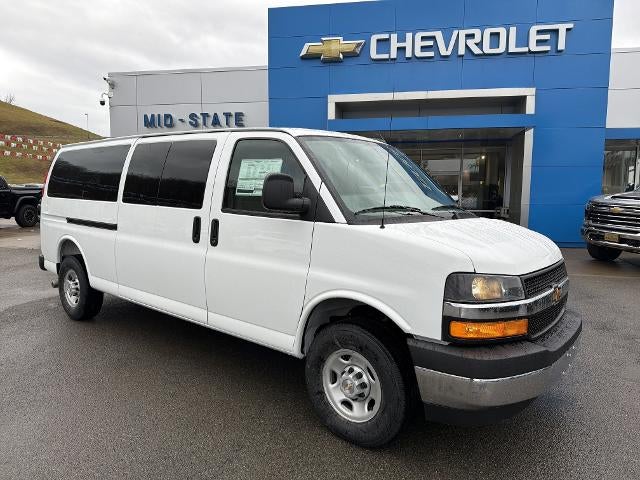 2025 Chevrolet Express Passenger 3500 1LS