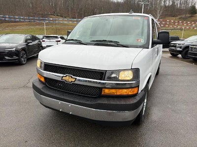 2025 Chevrolet Express Passenger 3500 1LS