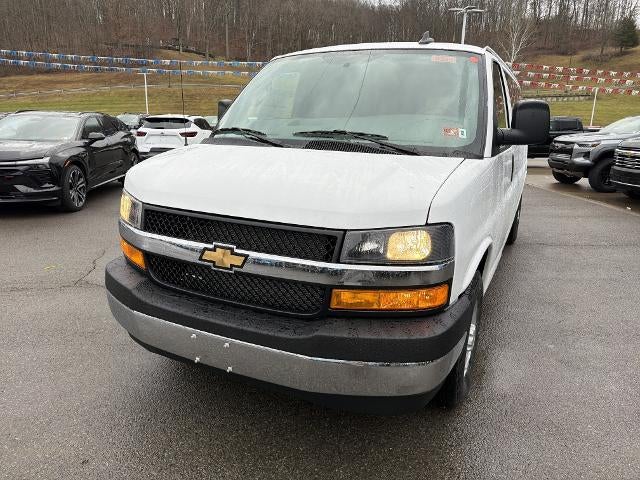 2025 Chevrolet Express Passenger 3500 1LS