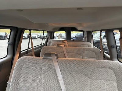 2025 Chevrolet Express Passenger 3500 1LS