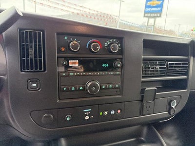 2025 Chevrolet Express Passenger 3500 1LS