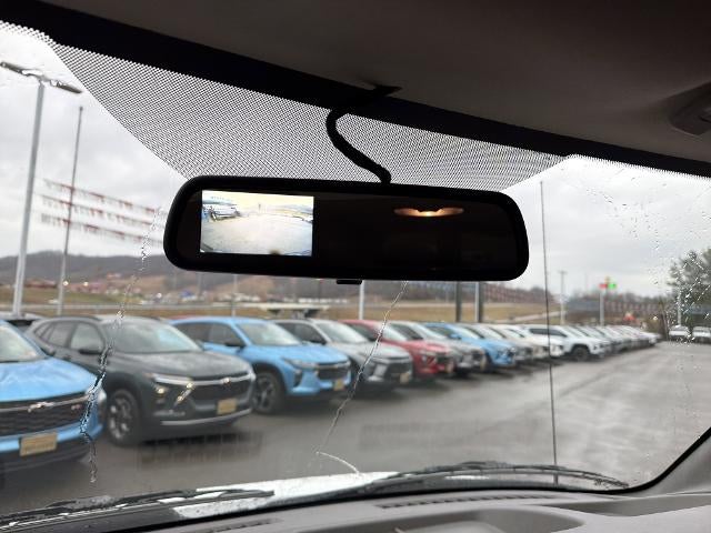 2025 Chevrolet Express Passenger 3500 1LS