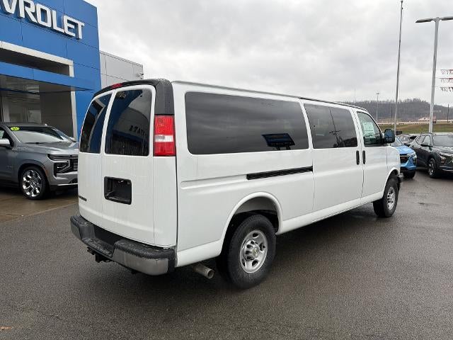 2025 Chevrolet Express Passenger 3500 1LS