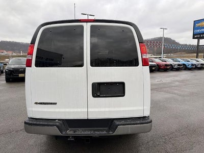 2025 Chevrolet Express Passenger 3500 1LS