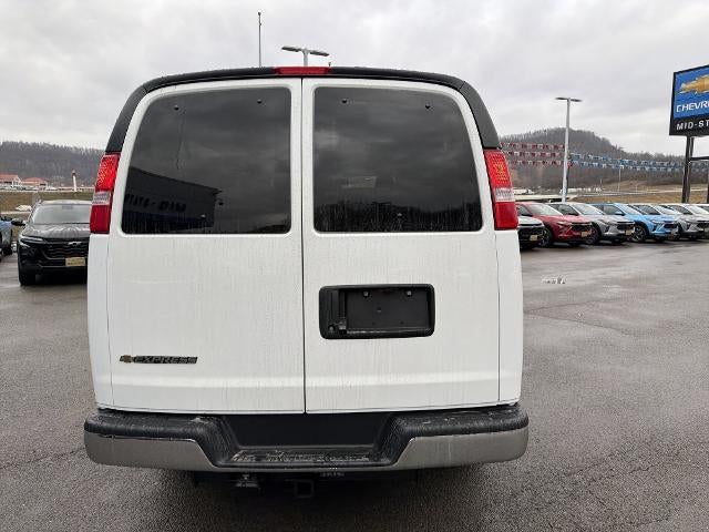 2025 Chevrolet Express Passenger 3500 1LS