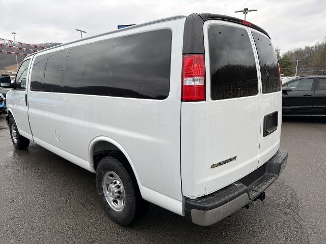 2025 Chevrolet Express Passenger 3500 1LS