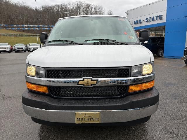 2025 Chevrolet Express Passenger 3500 1LS
