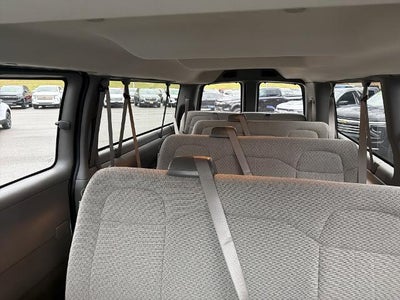 2025 Chevrolet Express Passenger 3500 1LS