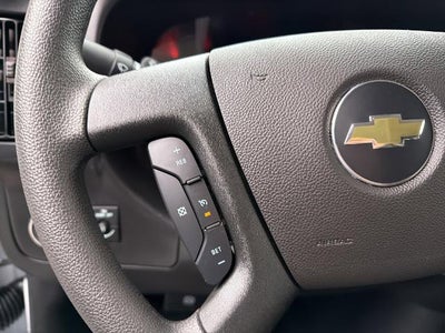 2025 Chevrolet Express Passenger 3500 1LS