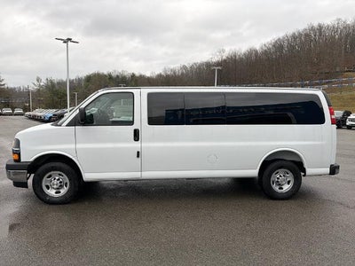 2025 Chevrolet Express Passenger 3500 1LS