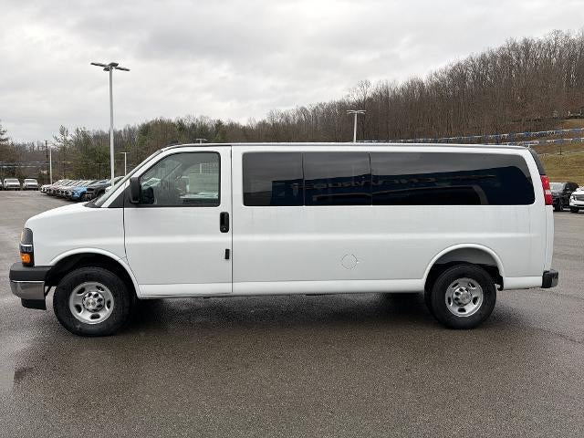 2025 Chevrolet Express Passenger 3500 1LS