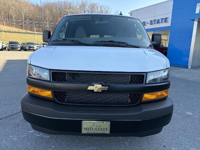 2025 Chevrolet Express Passenger 3500 1LS