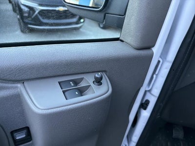 2025 Chevrolet Express Passenger 3500 1LS