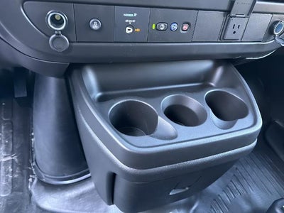 2025 Chevrolet Express Passenger 3500 1LS