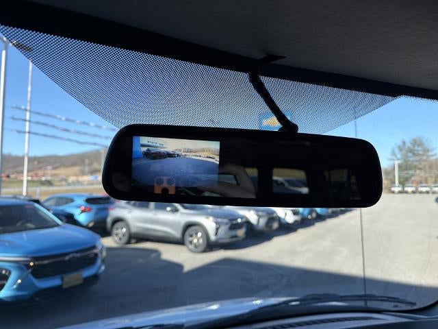 2025 Chevrolet Express Passenger 3500 1LS