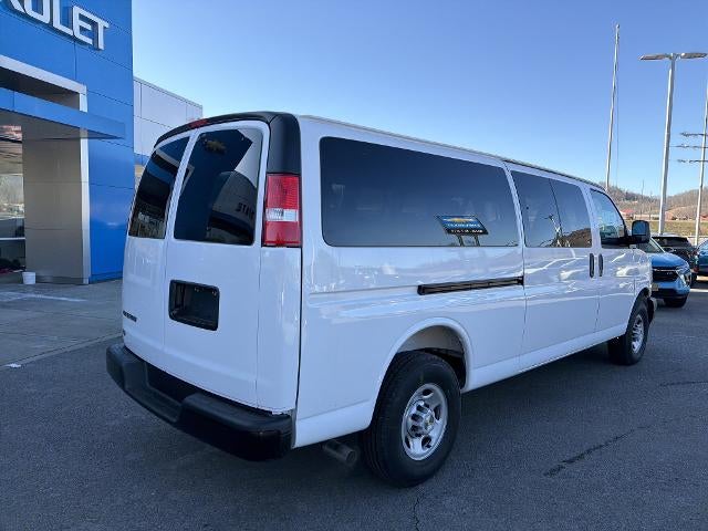 2025 Chevrolet Express Passenger 3500 1LS