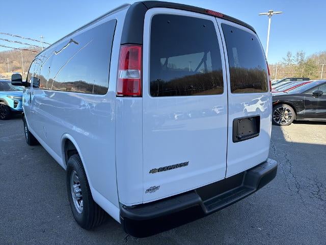 2025 Chevrolet Express Passenger 3500 1LS