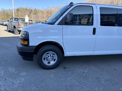 2025 Chevrolet Express Passenger 3500 1LS