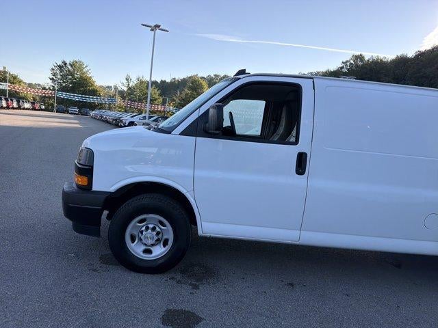 2025 Chevrolet Express Cargo Base