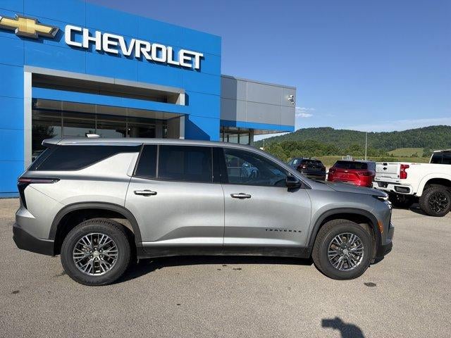 2024 Chevrolet Traverse LS