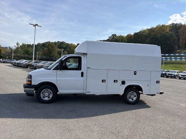 2026 Chevrolet Express Cutaway 3500 Base
