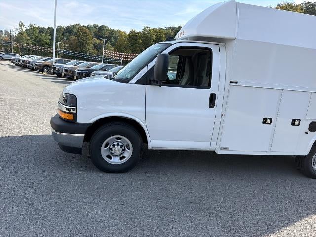 2026 Chevrolet Express Cutaway 3500 Base