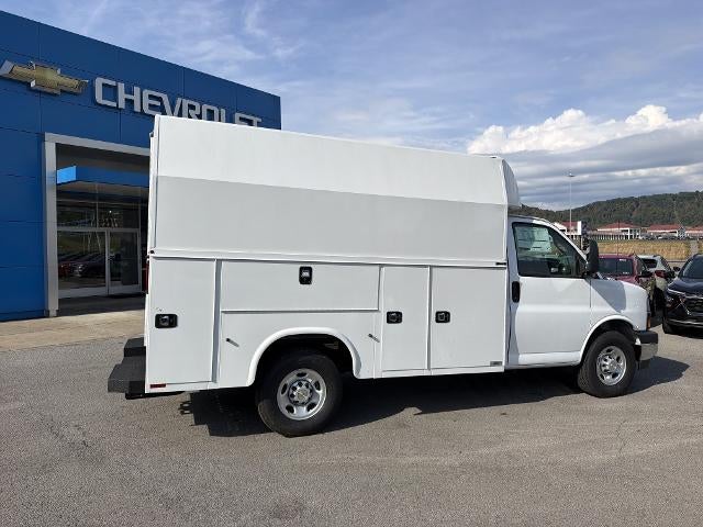 2026 Chevrolet Express Cutaway 3500 Base