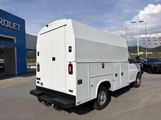 2026 Chevrolet Express Cutaway 3500 Base