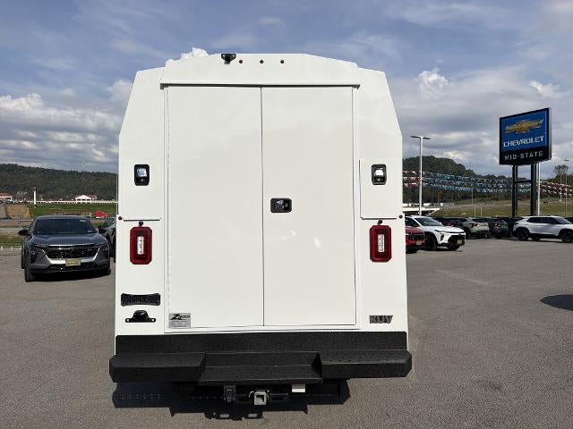 2026 Chevrolet Express Cutaway 3500 Base