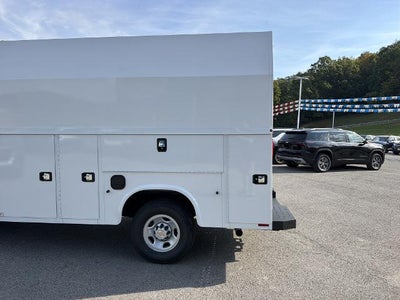 2026 Chevrolet Express Cutaway 3500 Base