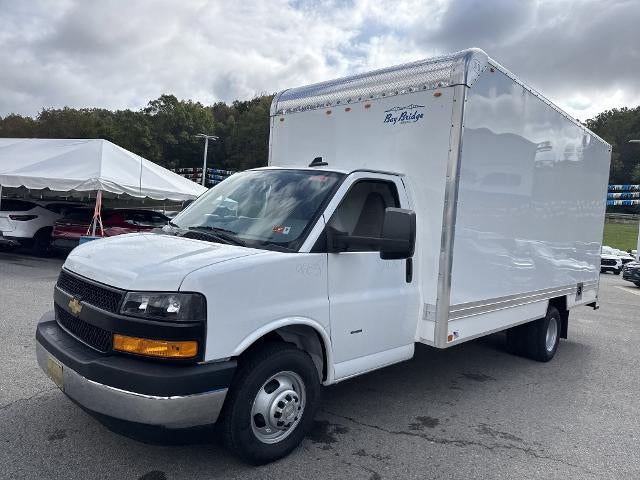 2025 Chevrolet Express Cutaway 3500 Base