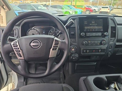 2023 Nissan Titan SV