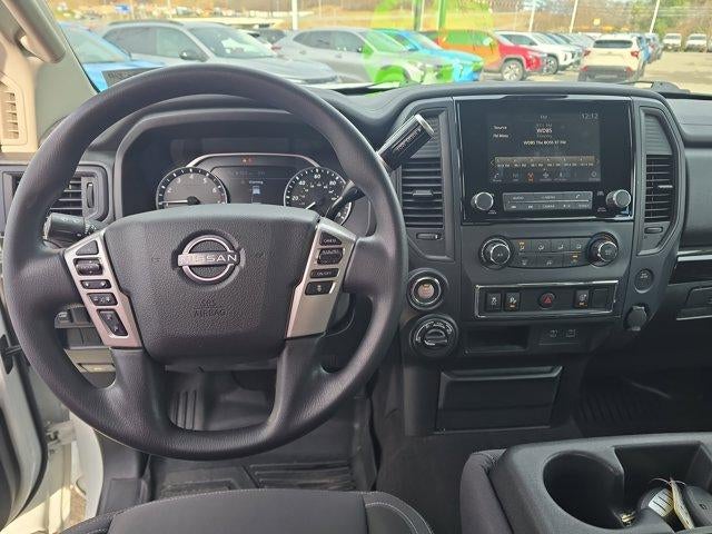 2023 Nissan Titan SV