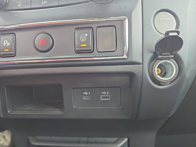 2023 Nissan Titan SV