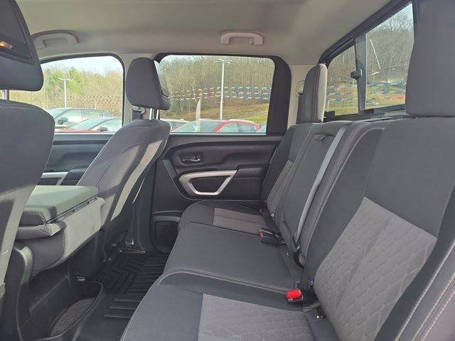 2023 Nissan Titan SV