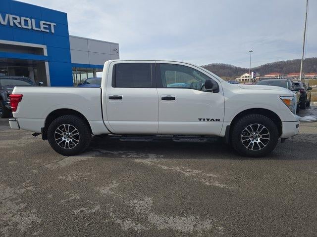 2023 Nissan Titan SV