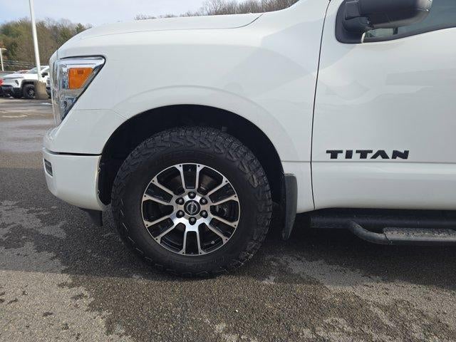 2023 Nissan Titan SV