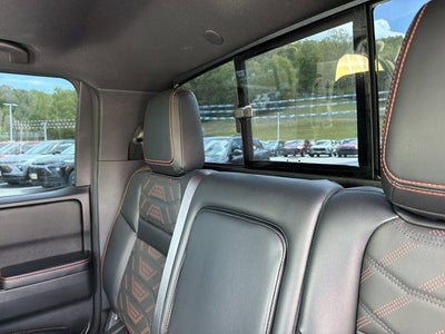 2025 Nissan Frontier Crew Cab PRO-4X 4x4