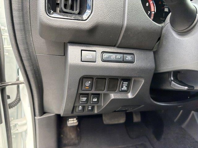 2025 Nissan Frontier Crew Cab PRO-4X 4x4