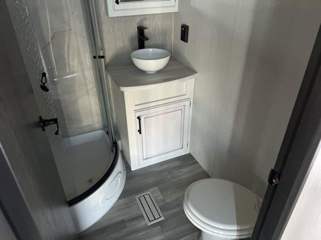 2024 KEYSTONE 39FLFT WHITE