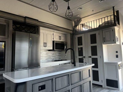 2024 KEYSTONE 39FLFT WHITE