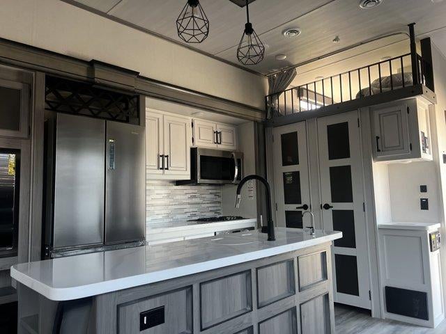 2024 KEYSTONE 39FLFT WHITE